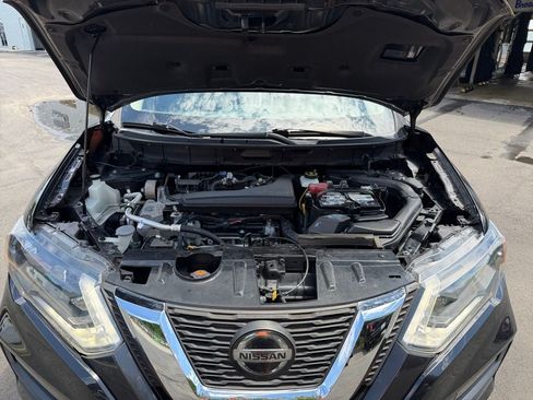 Used 2018 Nissan Rogue SV AWD/4WD image 27