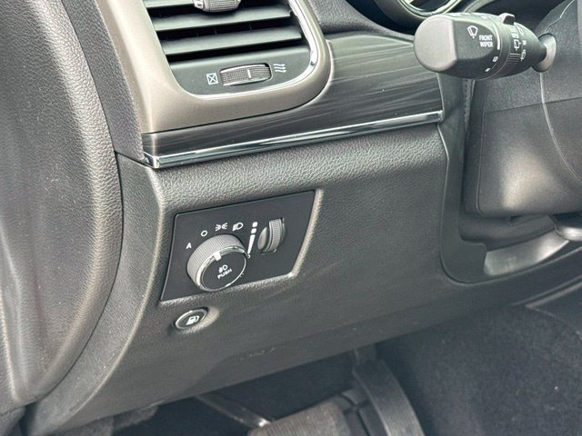 Used 2021 Jeep Grand Cherokee Limited AWD/4WD image 38