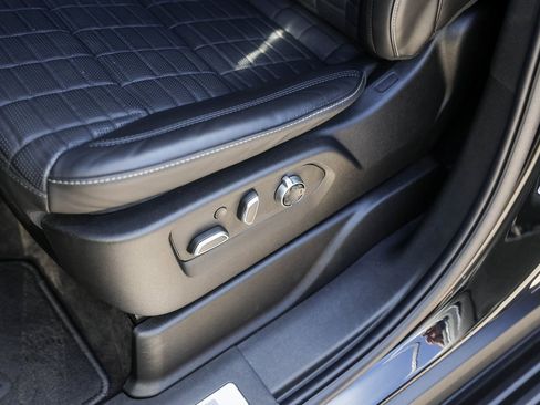 Used 2025 Cadillac Escalade V image 8