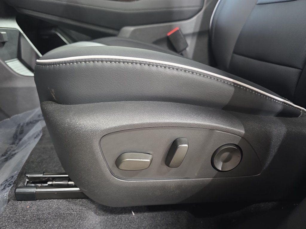 New 2027 Buick Enclave Preferred w/ Power Package FWD image 33