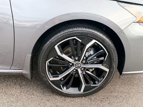 Certified 2025 Nissan Altima 2.5 SR FWD image 9
