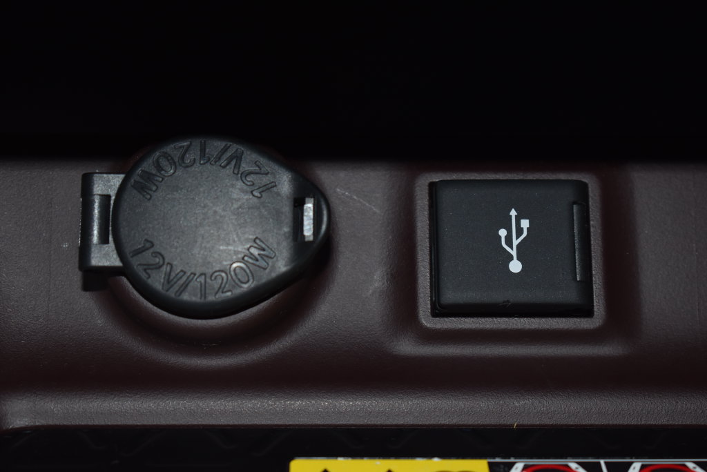 Used 2022 Toyota RAV4 Limited AWD/4WD image 24