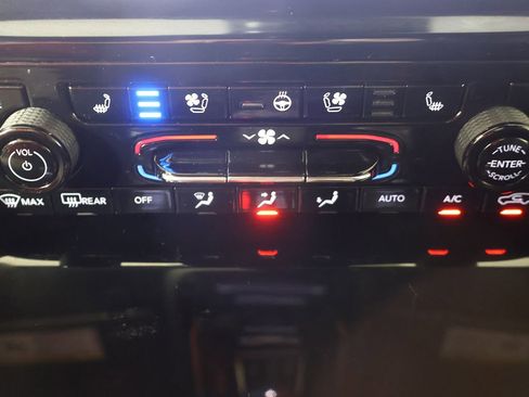 Used 2023 Jeep Grand Cherokee Summit w/ Luxury Tech Group V AWD/4WD image 53