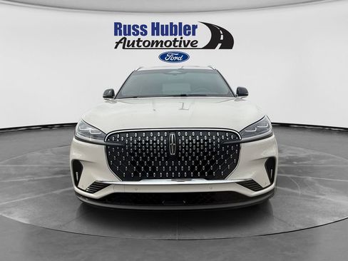 Used 2025 Lincoln Aviator Reserve w/ Equipment Group 201A AWD/4WD image 10