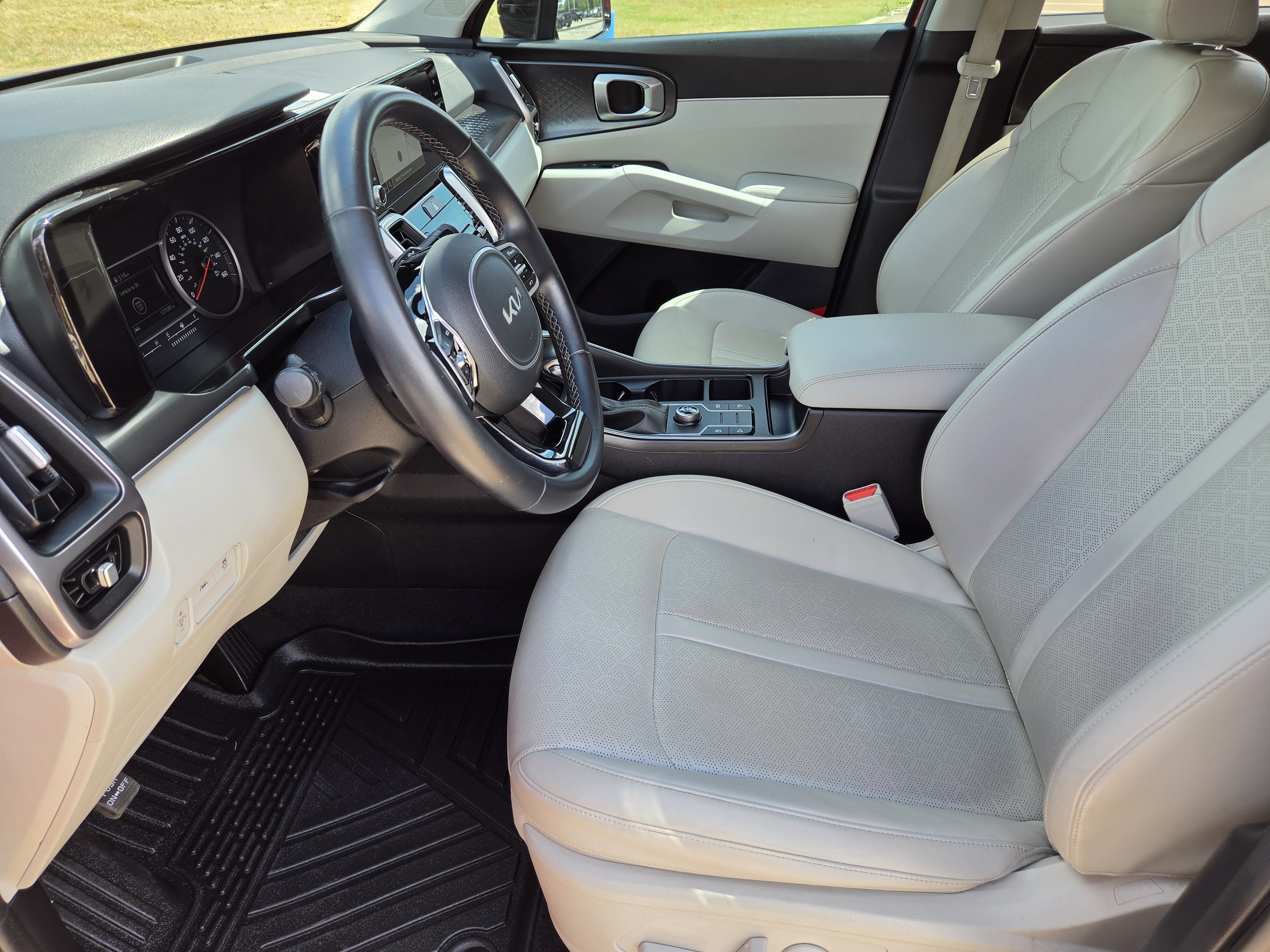 Used 2023 Kia Sorento S w/ Panoramic Sunroof Package FWD image 27
