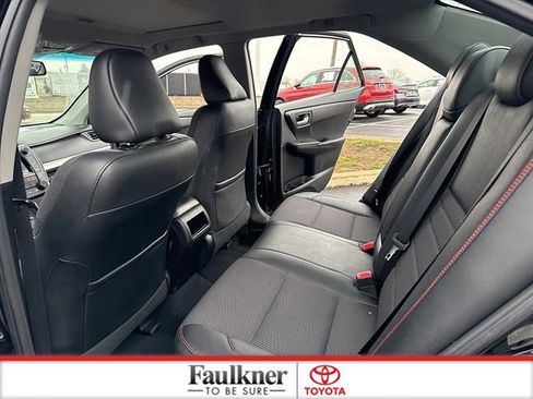 Certified 2016 Toyota Camry image 11