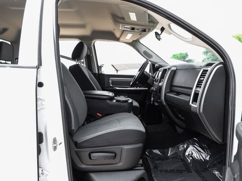 Used 2022 RAM 1500 Classic SLT RWD image 31