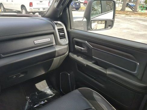 Used 2026 RAM 2500 Laramie AWD/4WD image 16