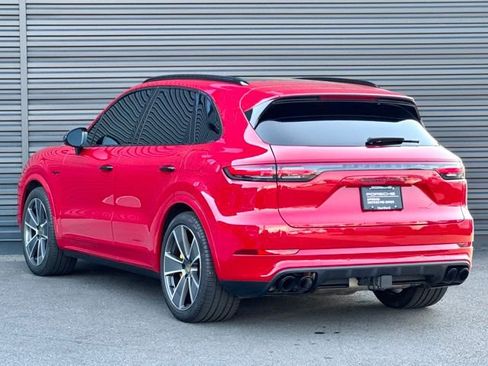 Used 2023 Porsche Cayenne Turbo S AWD/4WD image 3