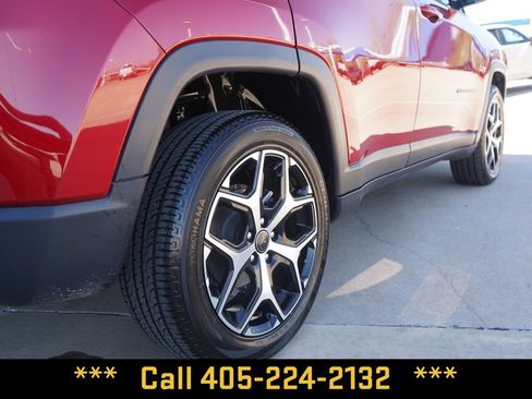 Used 2025 Jeep Compass Limited AWD/4WD image 9