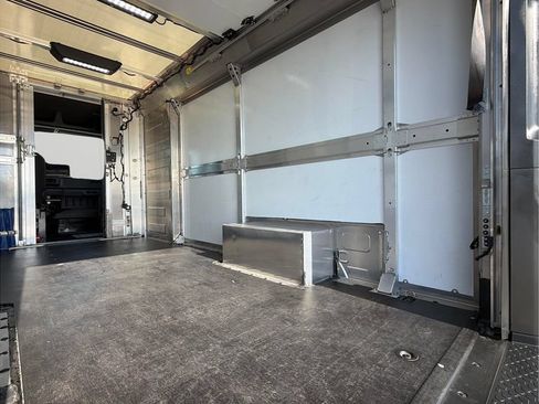 Used 2024 Chevrolet Brightdrop 600 w/ Commercial Equipment Package AWD/4WD image 28