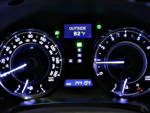 Used 2011 Lexus IS 250C image 16