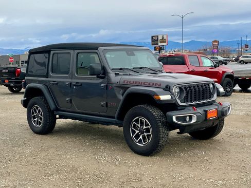 Used 2024 Jeep Wrangler Unlimited Rubicon w/ Convenience Group AWD/4WD image 7