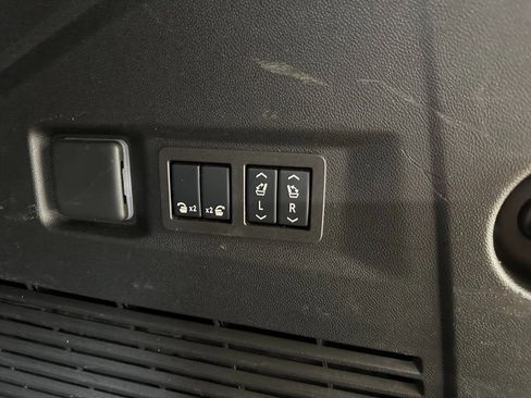 Used 2024 Chevrolet Tahoe Premier image 41