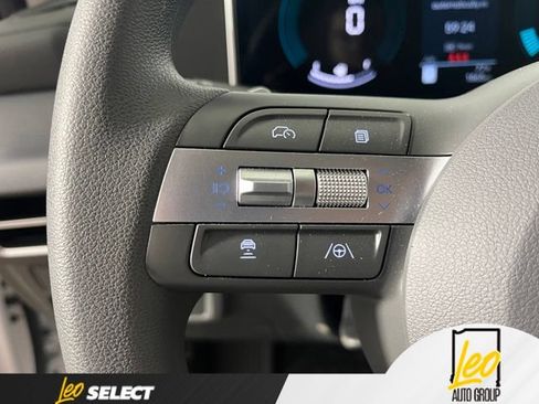 Used 2025 Hyundai Sonata SEL AWD/4WD image 16