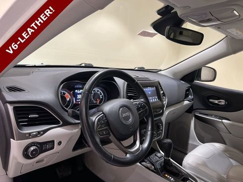 Used 2020 Jeep Cherokee Latitude Lux w/ Comfort/Convenience Group image 9