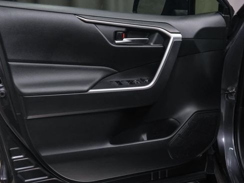 Used 2023 Toyota RAV4 SE image 19