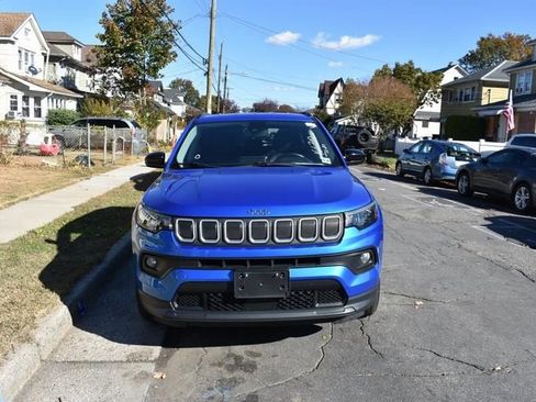 Used 2025 Jeep Compass Trailhawk AWD/4WD image 3