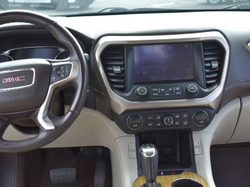 Used 2017 GMC Acadia Denali w/ Technology Package FWD image 24