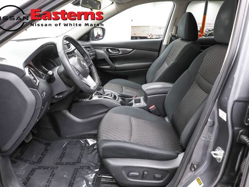 Used 2019 Nissan Rogue SV w/ Premium Package image 14