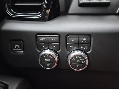New 2026 GMC Sierra 1500 AT4X AWD/4WD image 17