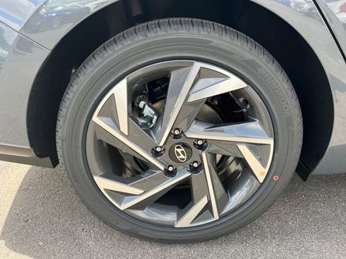 New 2026 Hyundai Elantra Limited FWD image 13