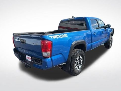 Used 2017 Toyota Tacoma TRD Off-Road w/ Premium & Technology Package AWD/4WD image 7