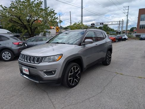 Used 2018 Jeep Compass Limited w/ Navigation Group AWD/4WD image 3