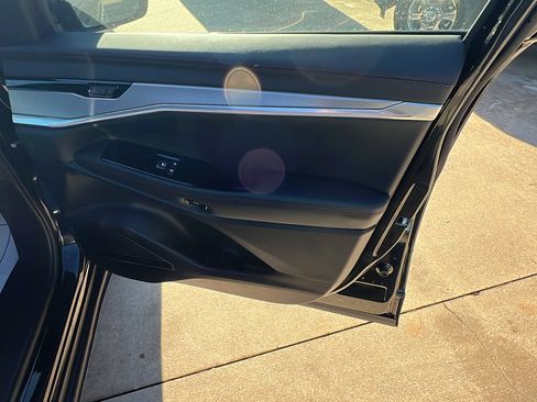 Used 2024 Jeep Wagoneer Launch Edition image 18