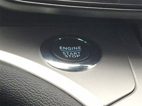 Used 2022 Ford Explorer XLT image 22