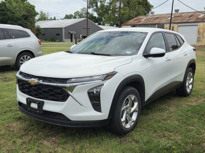 Used 2025 Chevrolet Trax LS w/ LS Convenience Package