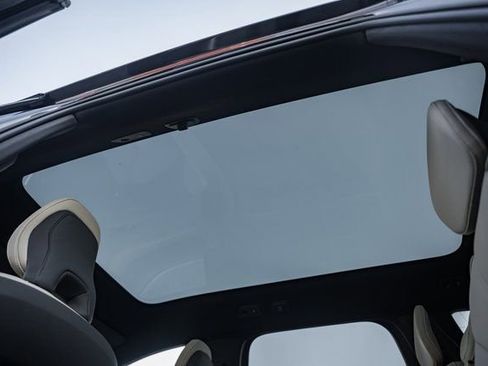 New 2025 Volvo EX90 Ultra w/ Protection Package Premier image 27