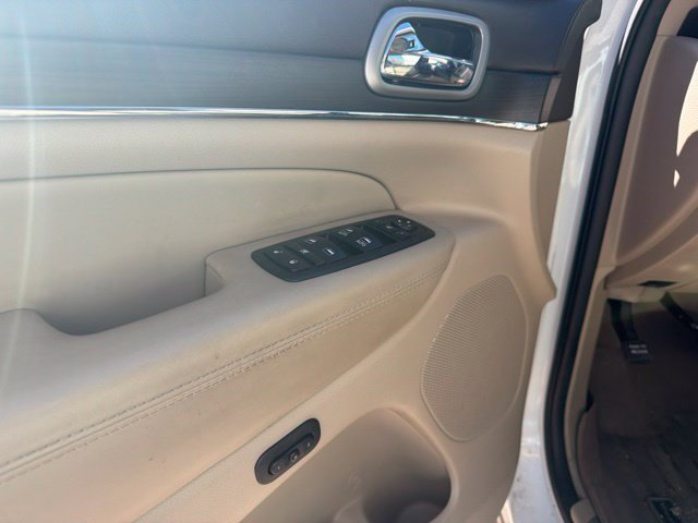 Used 2018 Jeep Grand Cherokee Overland AWD/4WD image 18