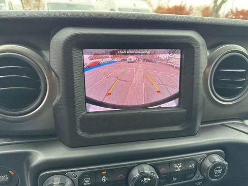 Used 2022 Jeep Wrangler Unlimited Sport image 11