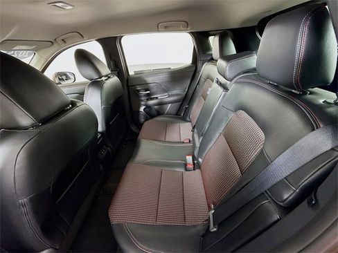 Certified 2025 Nissan Kicks SR image 9