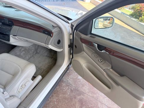 Used 2002 Cadillac De Ville Sedan 4D w/ Comfort/Convenience Pkg image 18