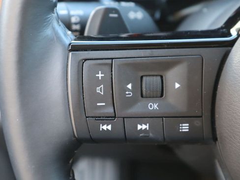 Used 2025 Nissan Pathfinder Platinum AWD/4WD image 14