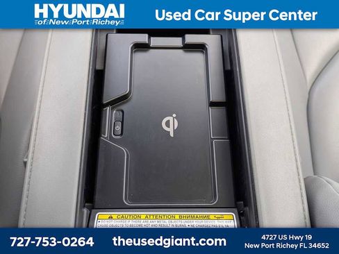 Used 2021 Toyota Highlander XLE AWD/4WD image 35