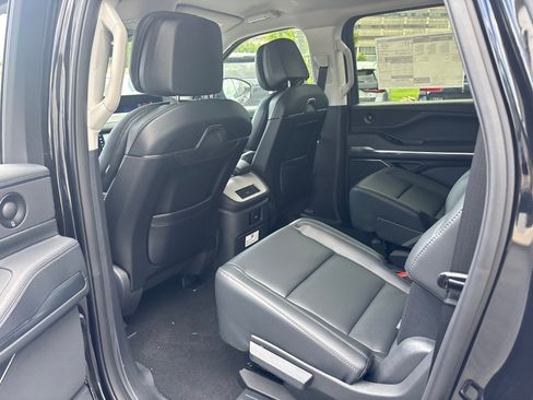 New 2026 Lincoln Navigator L Premier AWD/4WD image 27