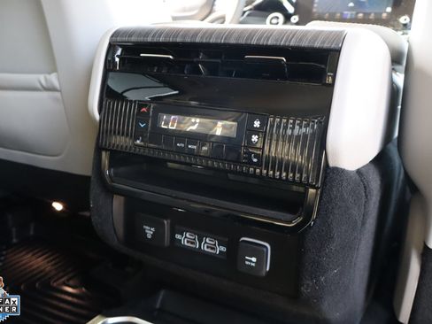 Used 2023 Jeep Wagoneer Series III w/ Convenience Group I RWD image 27