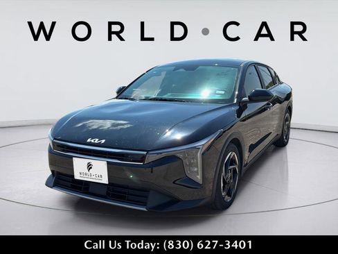 Used 2025 Kia K4 EX image 10
