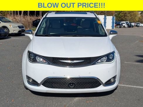 Used 2019 Chrysler Pacifica Limited w/ Advanced Safetytec Group image 8