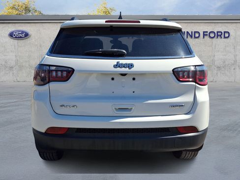 Used 2018 Jeep Compass Latitude w/ Popular Equipment Group image 5