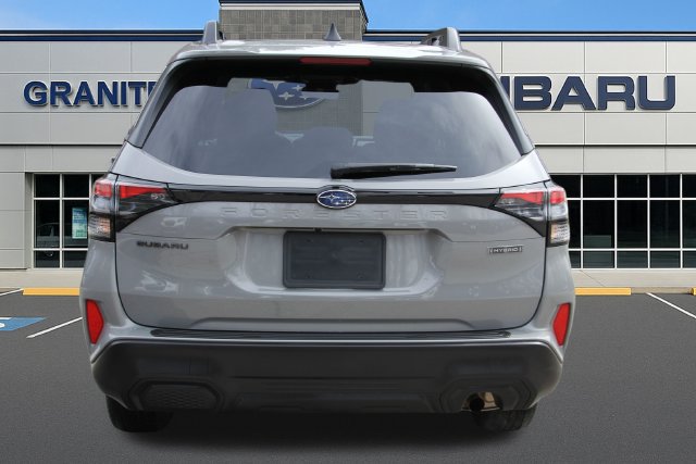 Used 2025 Subaru Forester Premium AWD/4WD image 9