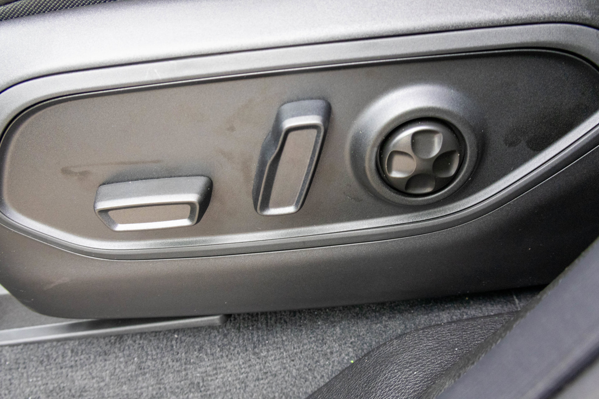 New 2027 Jeep Grand Cherokee L Limited AWD/4WD image 6