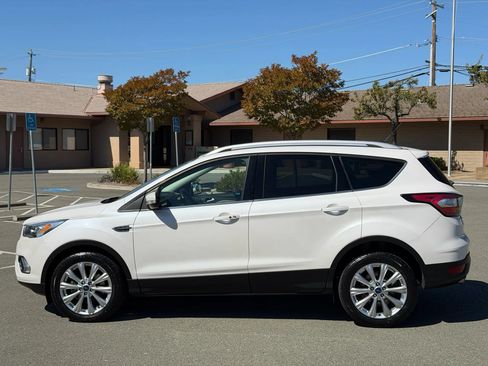 Used 2017 Ford Escape Titanium FWD image 8
