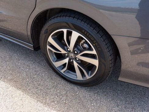 Used 2023 Honda Odyssey Touring image 13