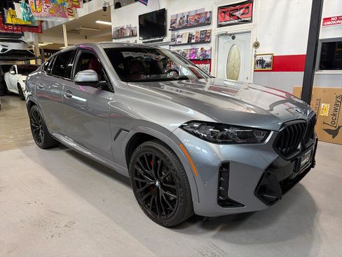 Used 2024 BMW X6 xDrive40i w/ Premium Package AWD/4WD image 3