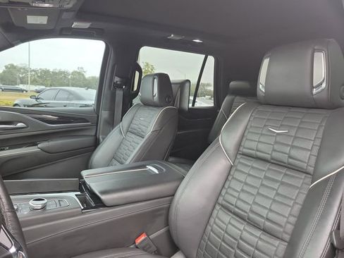 Used 2024 Cadillac Escalade V AWD/4WD image 23