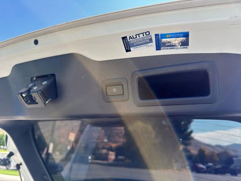 Used 2020 MAZDA MAZDA3 Hatchback w/ Premium Package FWD image 13